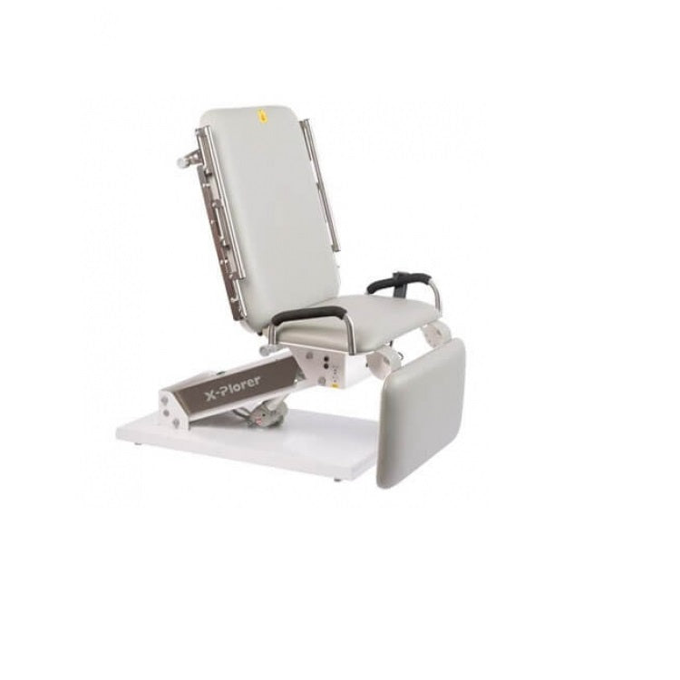 Mesa de exploración eléctrica para geriatría Beracah Medica modelo G5, con superficie ajustable y estructura robusta.