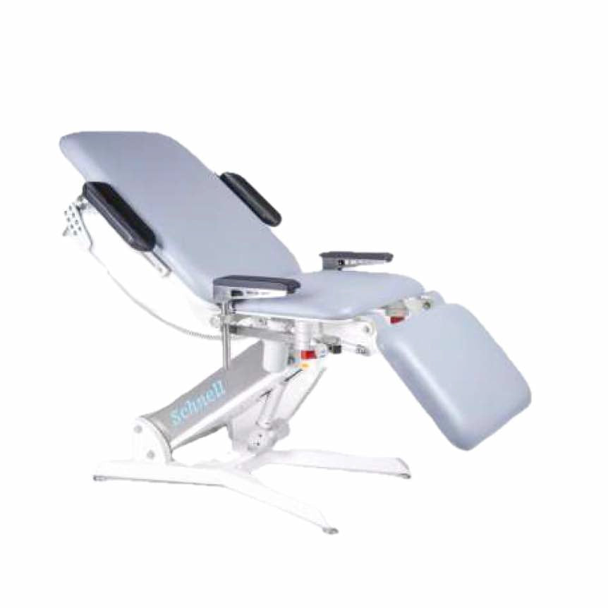 Mesa de exploración eléctrica Beracah Médica, modelo CX, con superficie ajustable y estructura metálica robusta.