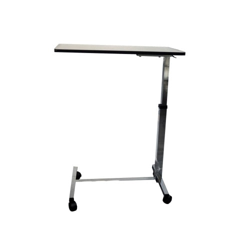 Mesa puente para alimentos cromada de Beracah Médica, altura ajustable y superficie resistente para servicios de alimentos.