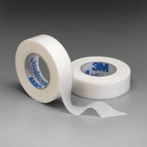 Cinta microporosa blanca de 1 pulgada de la marca Beracah Medica, 2.5cm x 9.14m, en caja con 12 rollos, para heridas.