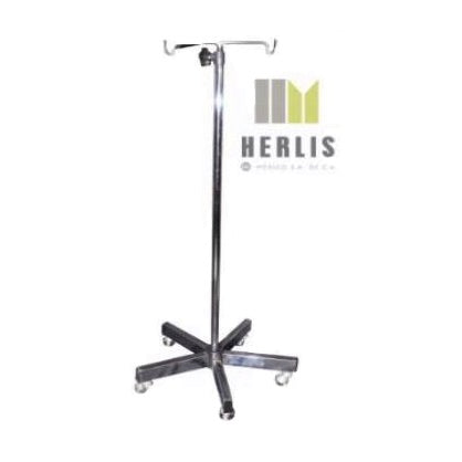 Soporte rodable para sueros de venoclisis MSI de Beracah Medica, con base cromada y cinco apoyos para fácil movilidad.