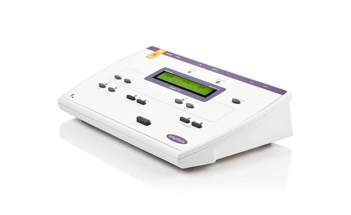 Audiómetro de screening Beracah Medica modelo 170 con auriculares y panel de control para pruebas auditivas.