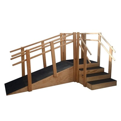 Escalera con rampa MSI de Beracah Médica de 2 secciones y suelo de goma antideslizante para rehabilitación física.