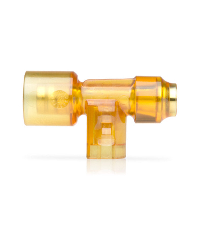 Sensor de flujo neonatal reutilizable de la marca Beracah Médica, con tubos y conexiones visibles para monitoreo preciso.