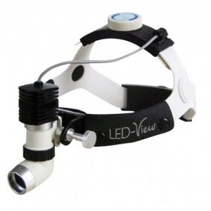 Lámpara frontal ajustable de 5 W de alta potencia de la marca Beracah Médica, con luz brillante y diseño ergonómico.