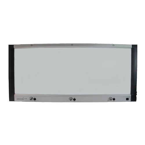 Negatoscopio triple plano LED de 6,300 lux y 2.4 cm de ancho de la marca Beracah Medica, con pantalla de alta luminosidad.