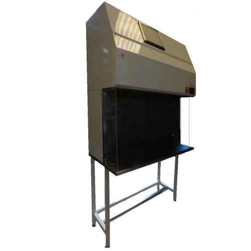 Campana de flujo laminar horizontal Beracah Medica de 170x80x70 cm con base y estructura tubular, para laboratorios seguros.