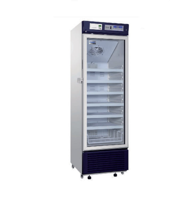Refrigerador vertical para farmacia Beracah Médica, capacidad 390 L, temperatura de 2° a 8°C, equipo y mobiliario médico.