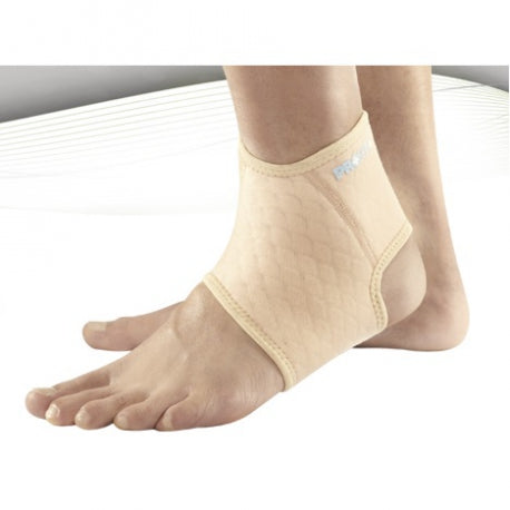 Tobillera ajustable de neopreno de la marca Beracah Medica, con soporte flexible y cierre para mayor comodidad y ajuste.