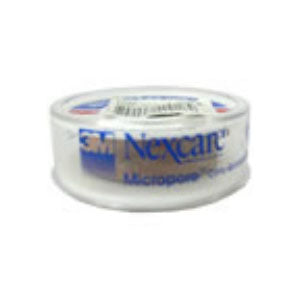 Cinta microporosa de 1/2" de color piel de la marca Beracah Medica, material de curación, 1.25cm x 9.14m, caja con 24 rollos