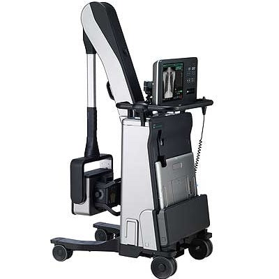 Imagen de rayos X portátil digital FDR NANO de Beracah Medica, mostrando el sistema compacto y la pantalla digital del equipo.