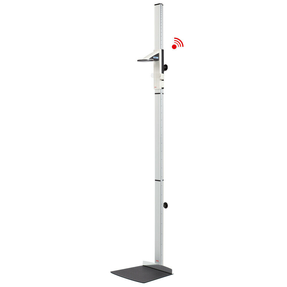 Estadímetro inalámbrico Beracah Médica para pared con pantalla de medición en corredera, utilizado para medir la altura infantil.