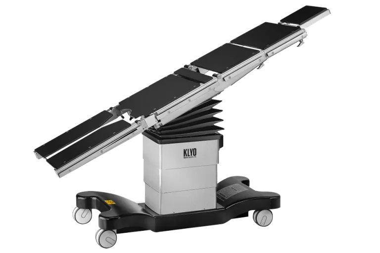 Mesa quirúrgica Beracah Medica KL-300 sin accesorios, superficie plana y estructura metálica para procedimientos médicos.