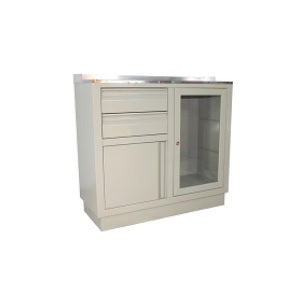 Gabinete MSI modelo Hamilton de Beracah Medica, con puertas y compartimentos para almacenamiento médico.