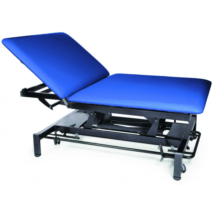 Mesa para tratamiento Montane Bobath Taurus de 2 secciones, cama para masaje y terapia de marca Beracah Medica.