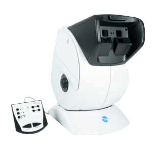 Examinador de visión OPTEC 5500P INT para tamizaje visual, control remoto, marca Beracah Médica, con pantalla y botones.