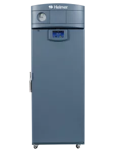 Congelador de plasma vertical Beracah Medica i.Series con puertas y control digital, diseñado para almacenamiento médico.