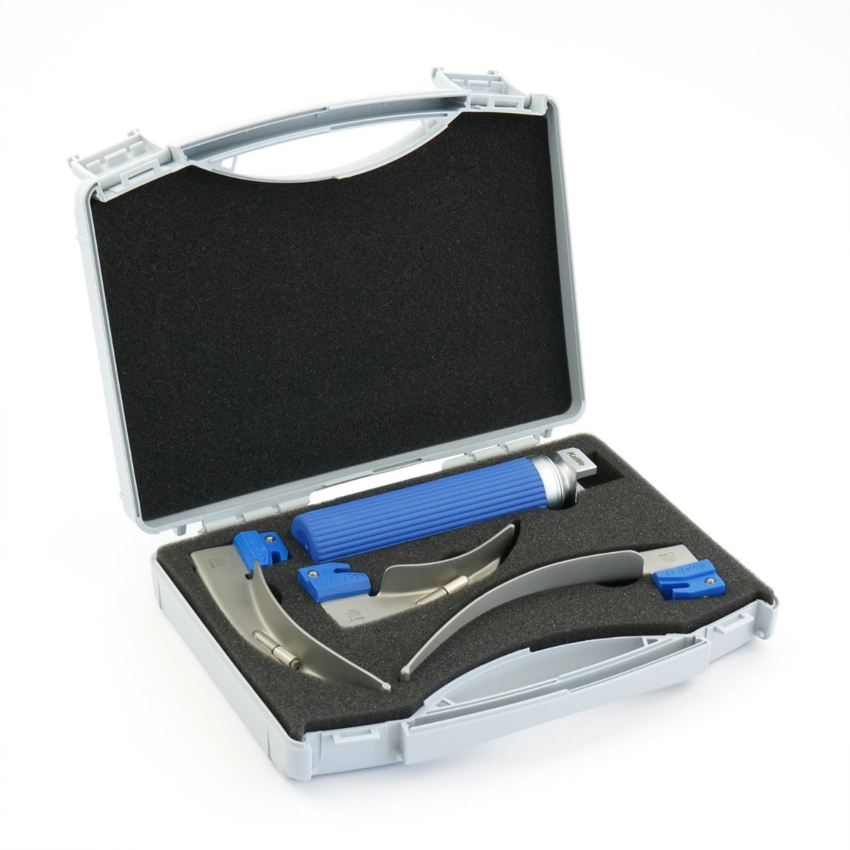 Laringoscopio C Economy para adultos de la marca Beracah Medica, set completo de instrumentos médicos para intubación.