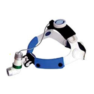 Lámpara frontal ajustable de 3W de la marca Beracah Médica, con luz graduable y duración de 4 horas de uso.