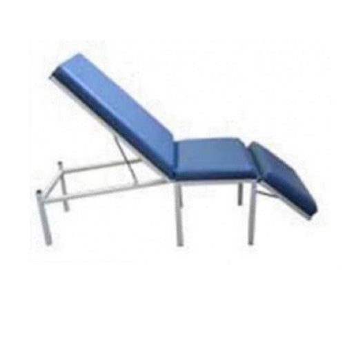 Silla para toma de muestras Beracah Medica esmaltada, diseño ergonómico y resistente, para procedimientos médicos en clínica.