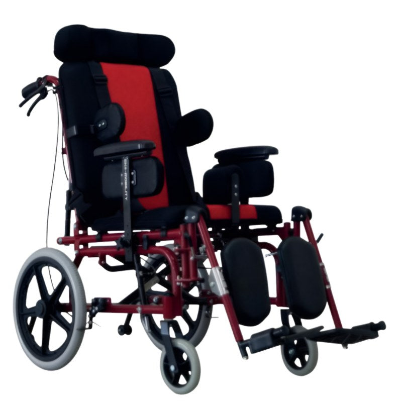 Silla de ruedas PCA de aluminio de 18 pulgadas, marca MSI, modelo Beracah Medica, con estructura ligera y ruedas delanteras.