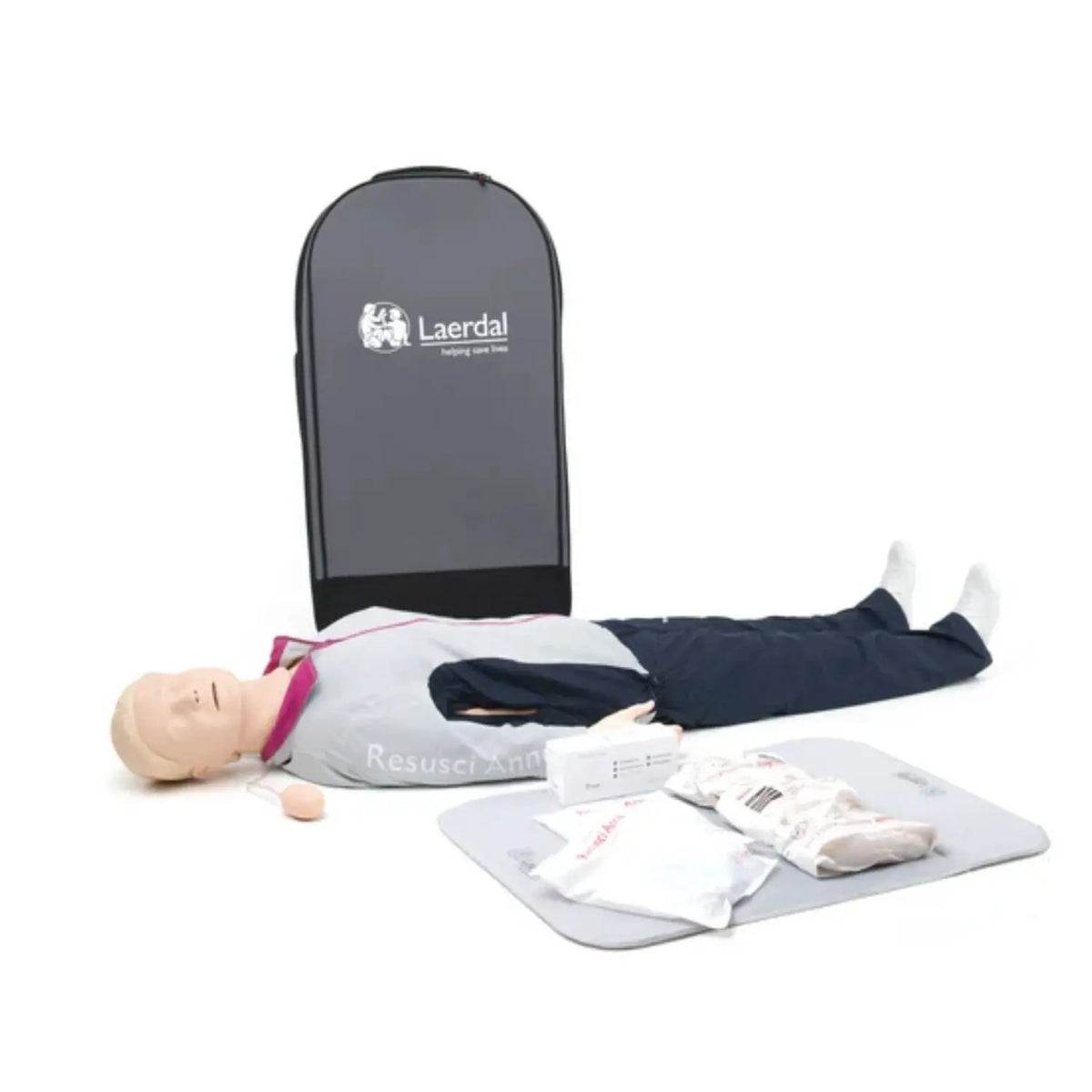 Maniquí para RCP Resusci Anne QCPR AW de cuerpo completo, recargable, de la marca Beracah Medica, usado para entrenamiento en emergencias.