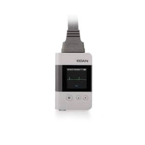 Sistema de registro de Holter para ECG de 3 canales de Beracah Medica con software de análisis en equipo de cardiología.