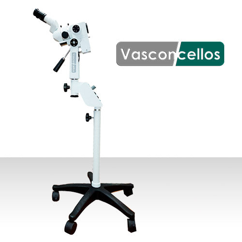 Colposcopio óptico Beracah Medica con fuente LED, fibra óptica y pedestal rodable, mostrando el dispositivo en un entorno clínico