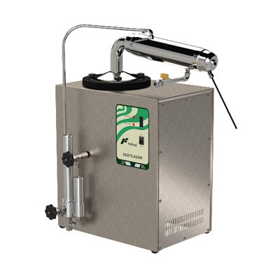 Destilador MSI de 7 litros por hora, 6000W, 120V monofásico, marca Beracah Medica, visible en la imagen.
