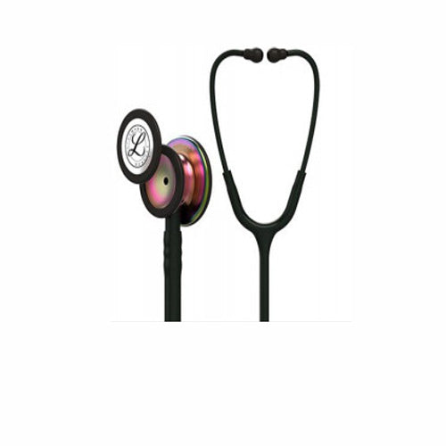 Estetoscopio Littmann Classic III para adultos, edición Rainbow negra, con diagrama visible y auriculares en la imagen.