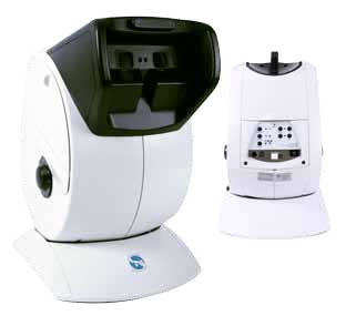Examinador de visión OPTEC 5000P de Beracah Médica para tamizaje visual y control de agudeza visual.