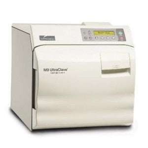 Autoclave de mesa Ritter M9 de 13.4 litros de Beracah Medica, con panel de control y puerta de acero inoxidable.