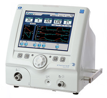 Ventilador volumétrico eVolution E3 de Beracah Médica para uso adulto, pediátrico y neonatal, con pantalla y controles.