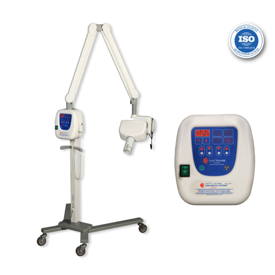 Equipo de Rayos-X intraoral Beracah Medica Corix 70+NG MM en montaje pedestal, con componentes y pantalla visible.