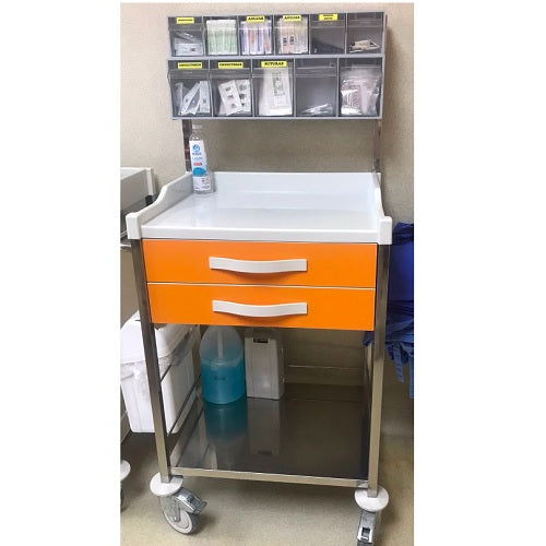 Mesa pasteur MSI Beracah Médica con doble cajón y cajonera superior, superficie espaciosa y diseño funcional.