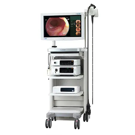Sistema universal de video para endoscopios Beracah Medica ELUXEO 7000 con colonoscopio en uso en un entorno médico.