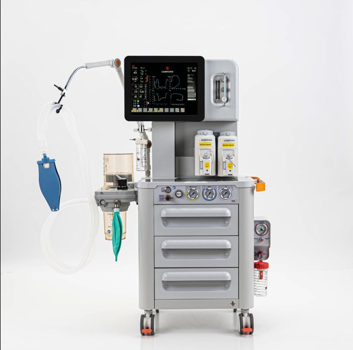 Máquina de anestesia con capnografía Beracah Medica modelo 1625++ en quirófano, con pantallas y controles visibles.