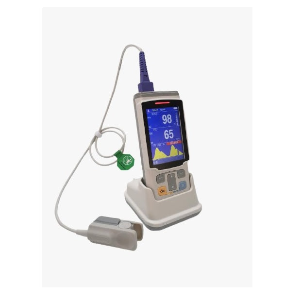 Oxímetro de mano Beracah Medica MiniBalam con cargador USB y base, muestra pantalla digital y sensor en dedo.