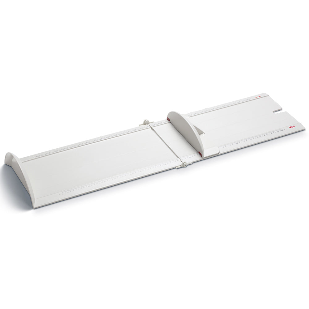 Infantómetro plegable Seca 417 para medición pediátrica portátil, con pantalla y estructura compacta para diagnóstico físico.